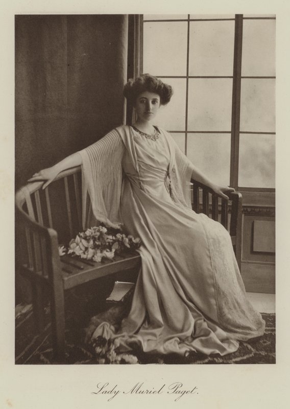Lady Muriel Paget (fotografia a preto e branco) de English Photographer