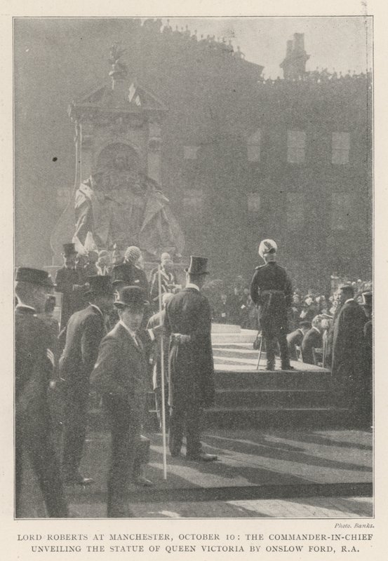 Lord Roberts em Manchester, 10 de outubro, o Comandante em Chefe inaugura a Estátua da Rainha Vitória por Onslow Ford, RA de English Photographer