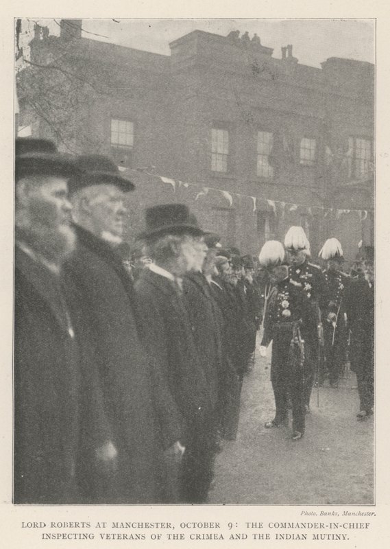 Lord Roberts em Manchester, 9 de outubro, o Comandante em Chefe inspeciona os veteranos da Crimeia e o motim indiano de English Photographer