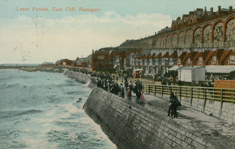 Lower Parade, East Cliff, Ramsgate. Postal enviado em 1913. de English Photographer