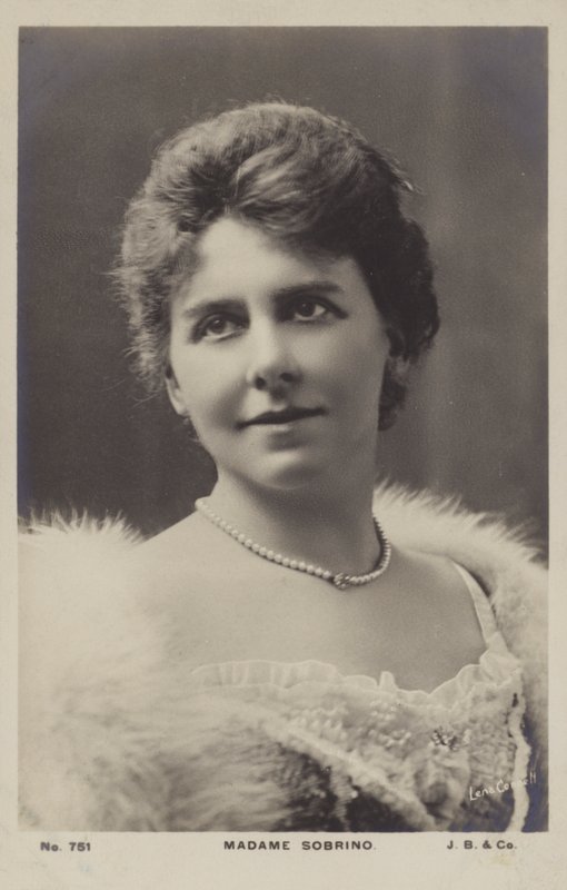 Luisa Sobrino, soprano de English Photographer