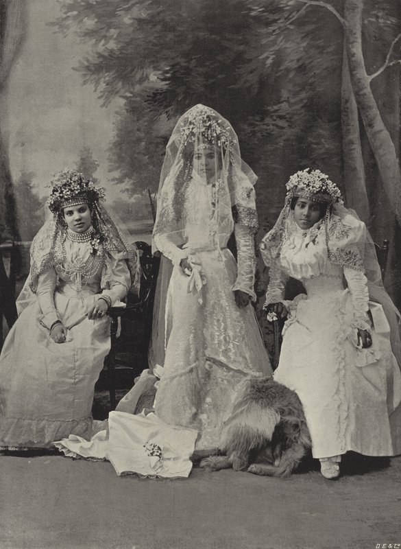 Noiva malaia e damas de honra de English Photographer