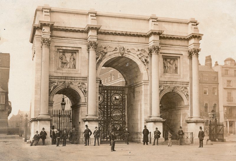 Arco de mármore, Oxford Street, Londres de English Photographer