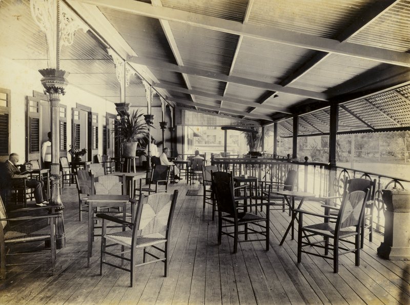 Hotel Marinho, Varanda, 1895 de English Photographer