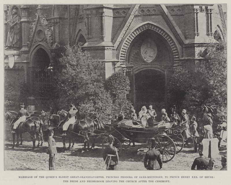 Casamento da Bisneta Mais Velha do Queens, Princesa Feodora de Saxe-Meiningen, ao Príncipe Henrique XXX de Reuss, a Noiva e o Noivo saindo da Igreja após a Cerimônia de English Photographer