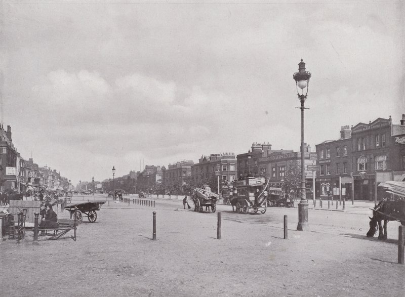 Mile End Road, olhando para o leste de English Photographer