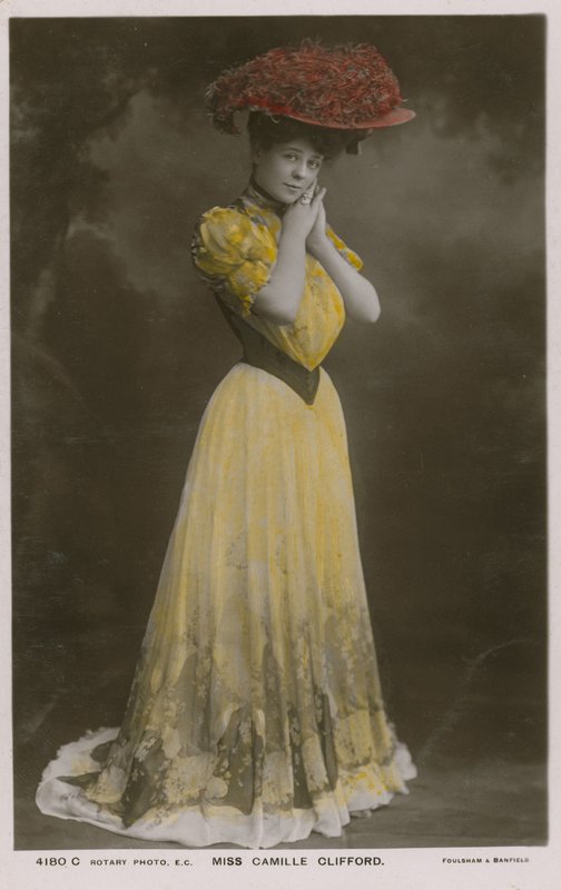 Senhorita Camille Clifford de English Photographer