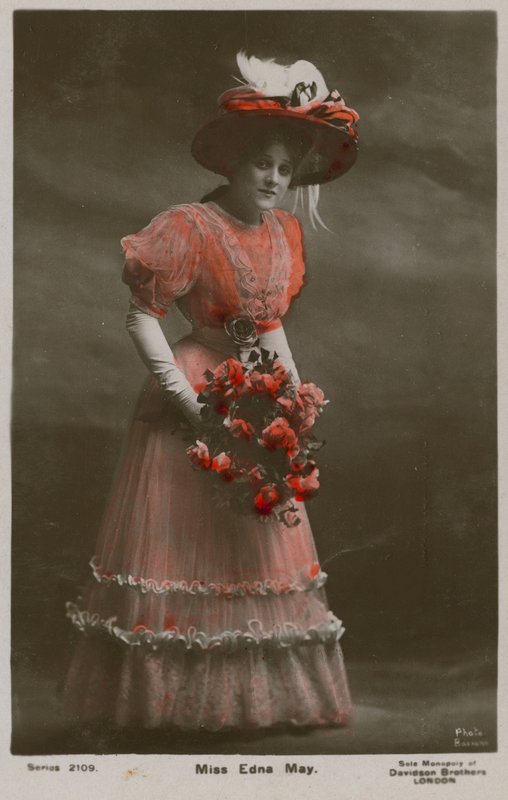 Miss Edna May de English Photographer