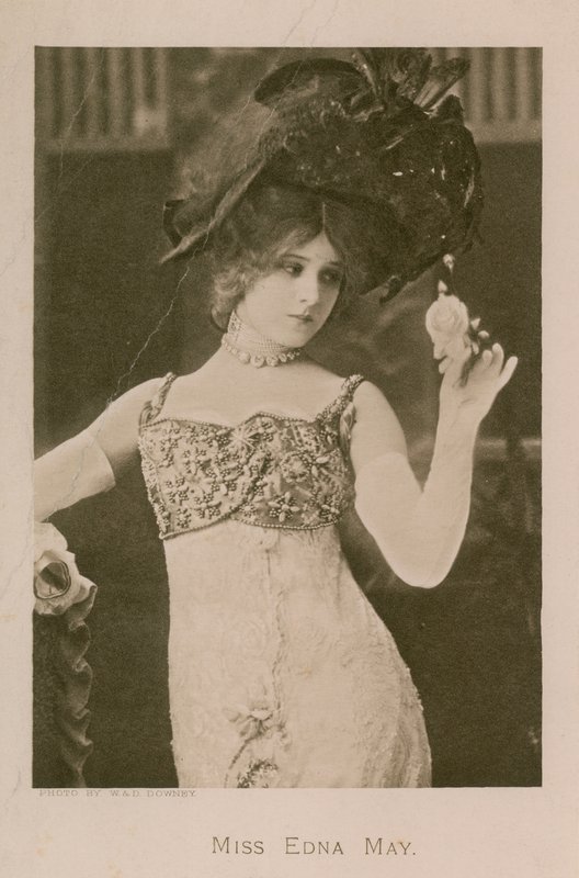 Miss Edna May, fotografia de English Photographer