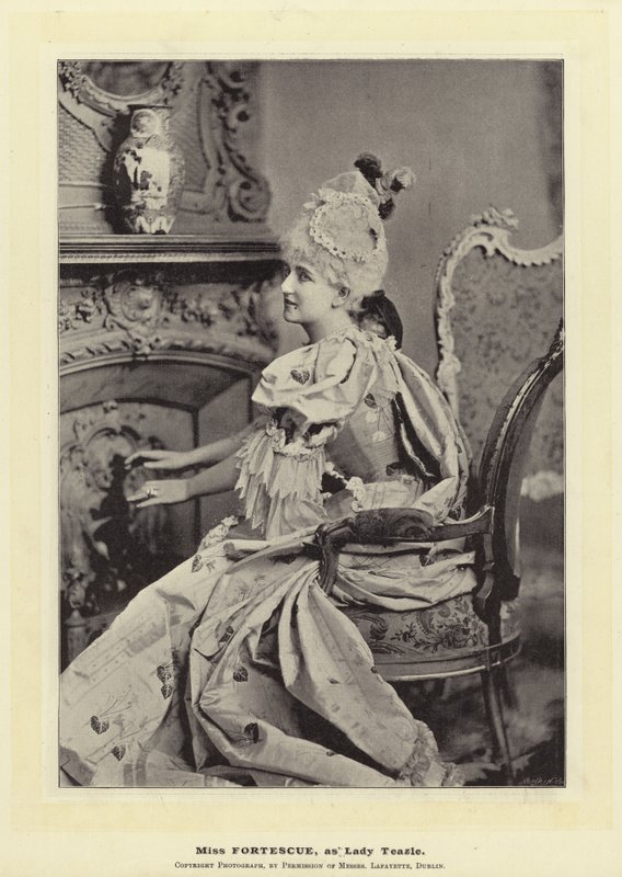 Miss Fortescue, como Lady Teazle de English Photographer