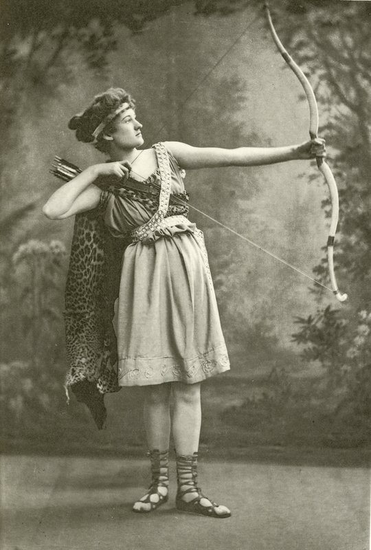 Miss Marion Gray como Hippolyta (gravura) de English Photographer