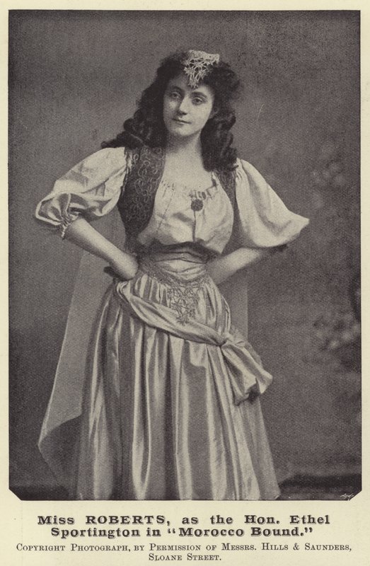 Miss Roberts, como o Hon Ethel Sportington em Marrocos Bound de English Photographer
