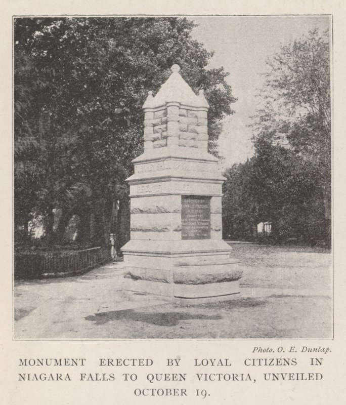 Monumento erigido por cidadãos leais em Niagara Falls à rainha Victoria, revelado em 19 de outubro de English Photographer