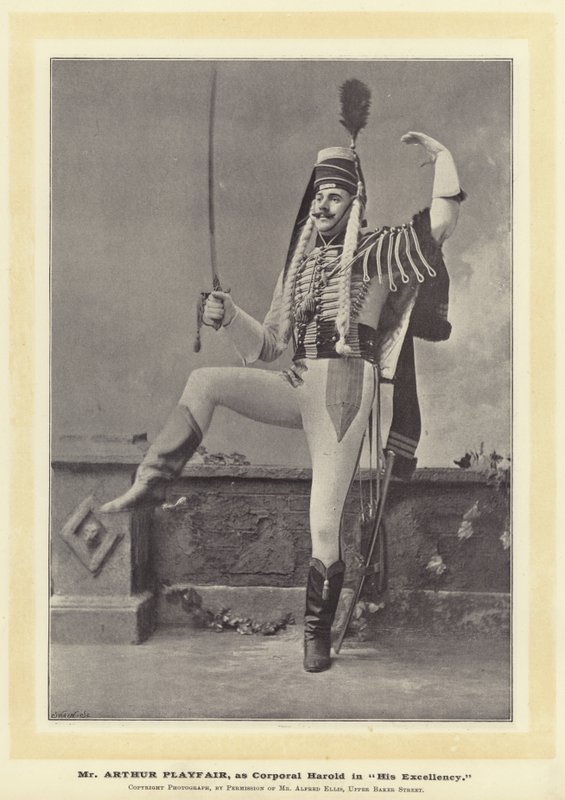 Sr. Arthur Playfair, como Corporal Harold em Sua Excelência de English Photographer