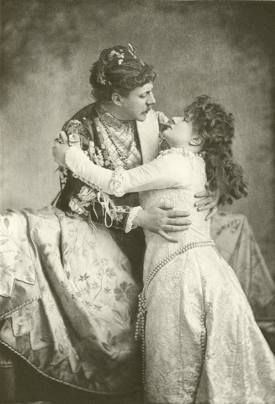 Sr. Clyffe e Miss Lingard como Romeu e Julieta (gravura) de English Photographer