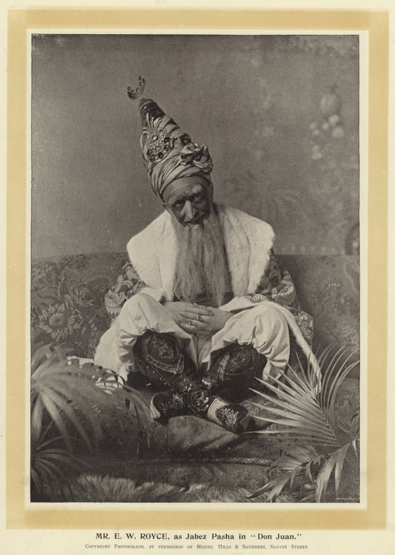 Sr. EW Royce, como Jabez Pasha em Don Juan de English Photographer