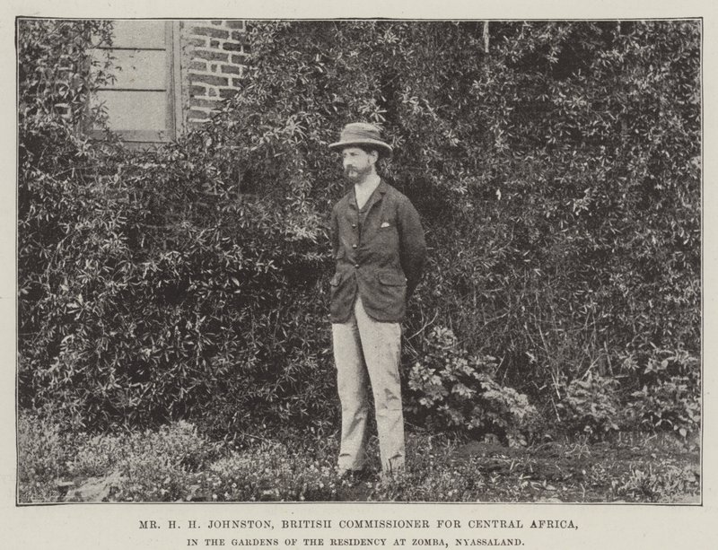 Sr. HH Johnston, comissário britânico para a África Central, nos jardins da residência em Zomba, Nyassaland de English Photographer