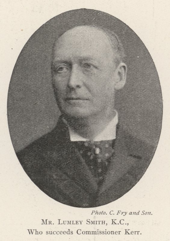 Sr. Lumley Smith, KC, que sucede ao Comissário Kerr de English Photographer