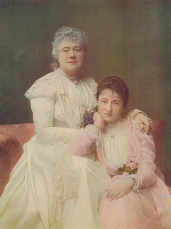 Sra. Lewis e Miss Mabel Terry-Lewis de English Photographer
