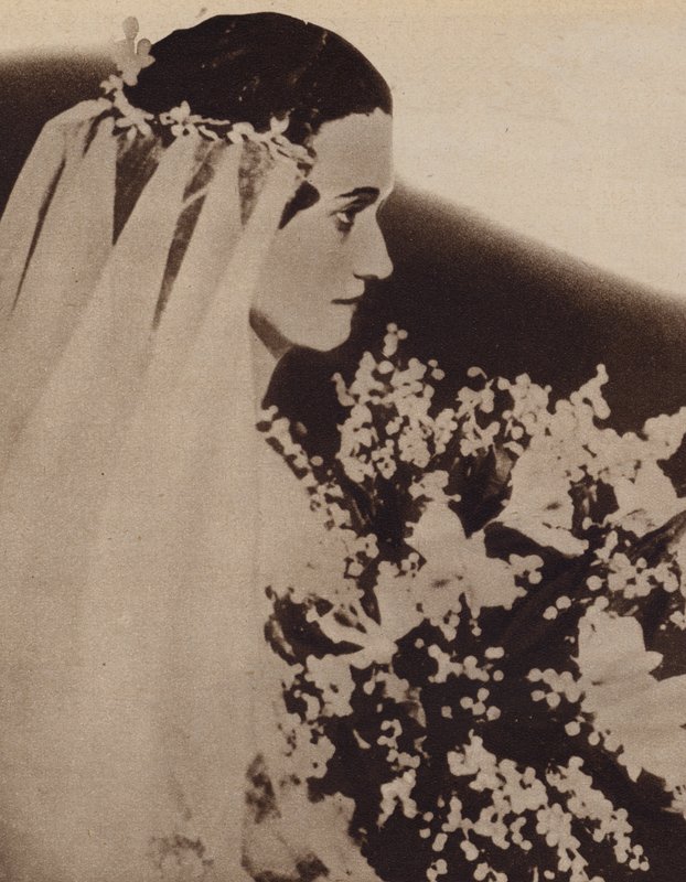 Sra. Simpson na altura do seu primeiro casamento em 1916 com Lieut Winfield Spencer da Força Aérea Americana (foto a p/b) de English Photographer