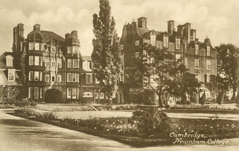 Newnham College, Cambridge (foto p/b) de English Photographer