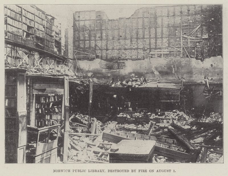 Biblioteca Pública de Norwich, destruída pelo incêndio em 1º de agosto de English Photographer
