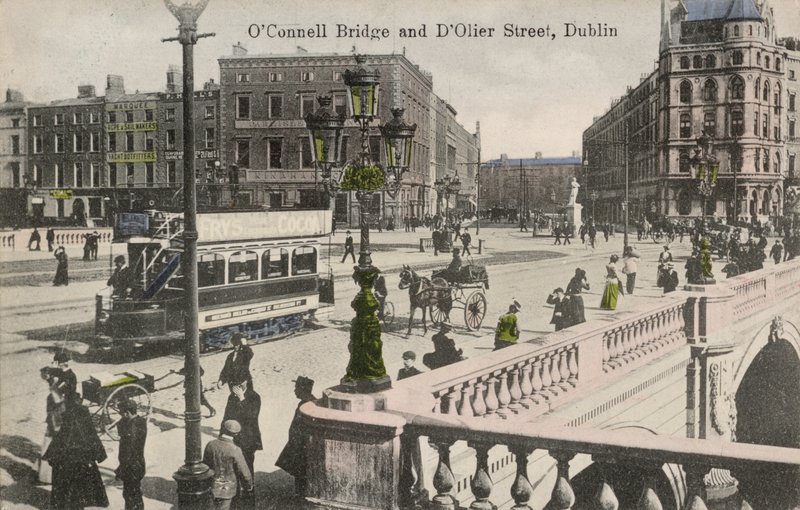 Ponte OConnell, DOlier Street, Dublin, Irlanda (foto a p/b) de English Photographer