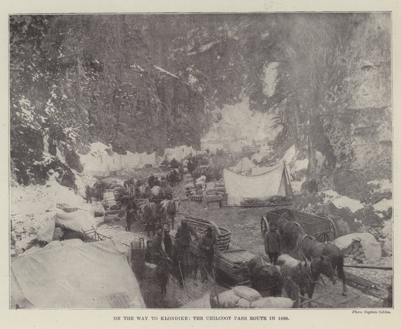 No caminho para Klondike, a rota da passagem de Chilcoot em 1898 de English Photographer