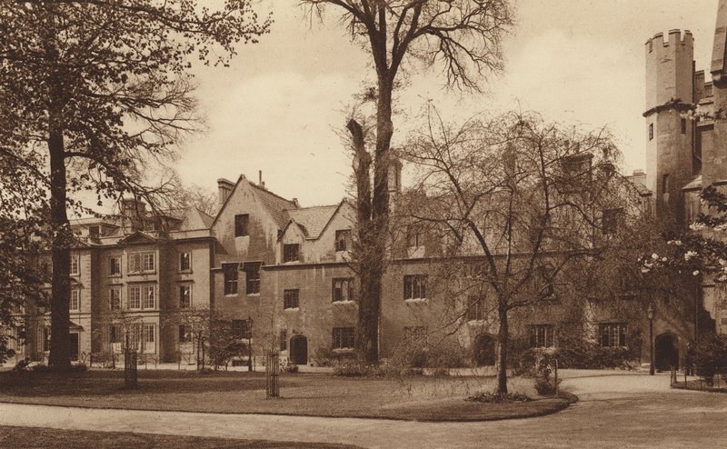 Oxford: Balliol College, lado oeste do Garden Quadrangle (fotografia a preto e branco) de English Photographer