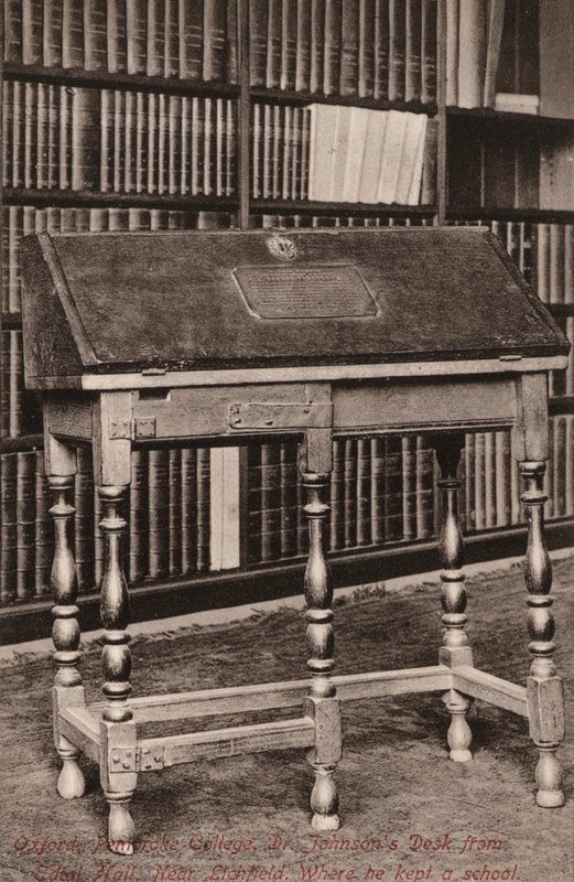 Oxford, Pembroke College, Dr. Johnsons Desk, de Edial Hall, nr Lichfield, onde manteve uma escola (foto a p/b) de English Photographer