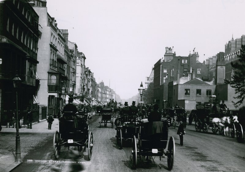 Oxford Street, Londres, olhando para o leste de English Photographer