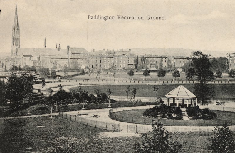 Campo de Recreio de Paddington, Londres (foto a p/b) de English Photographer
