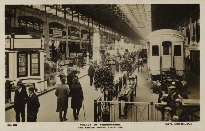 Palácio de Engenharia na Exposição do Império Britânico, realizada em Wembley, Middlesex em 1924 e 1925 de English Photographer