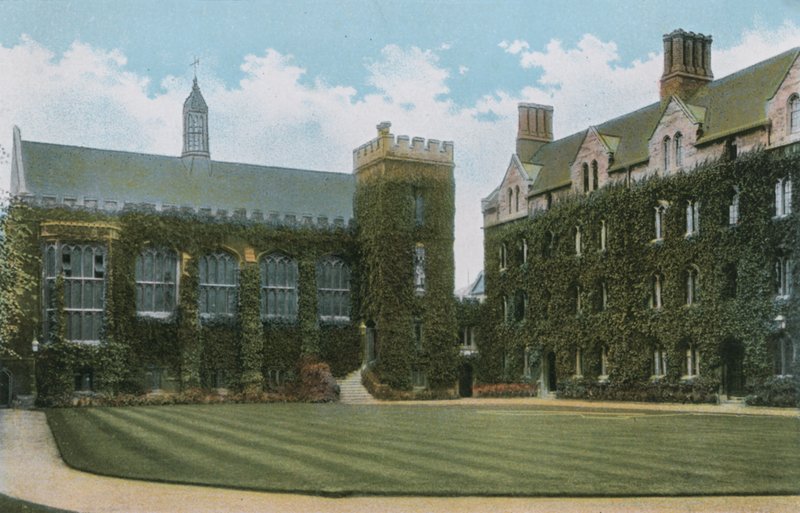 Pembroke College de English Photographer