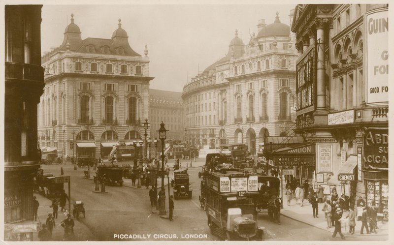Piccadilly Circus, Londres de English Photographer