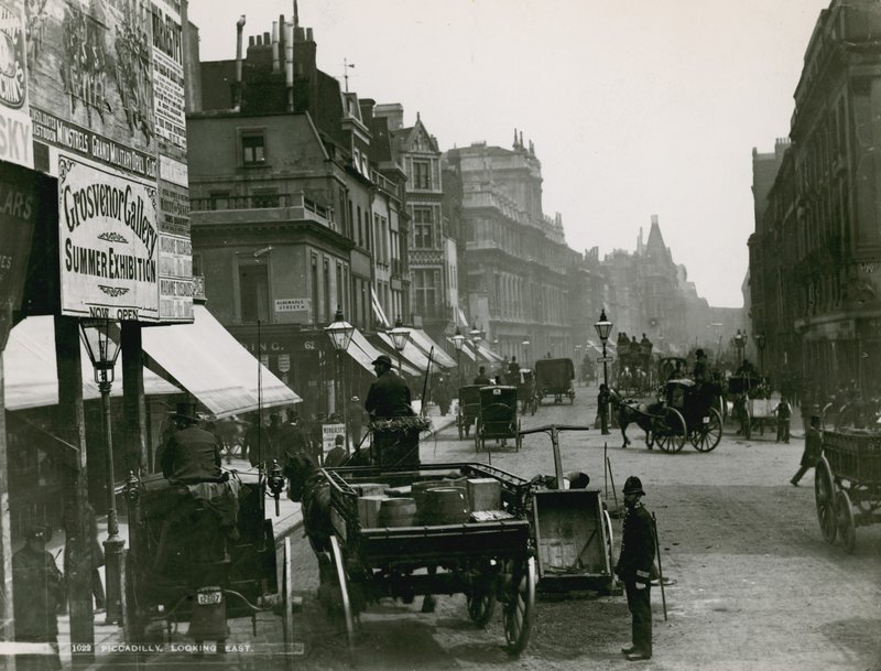 Piccadilly, Londres, olhando para o leste de English Photographer
