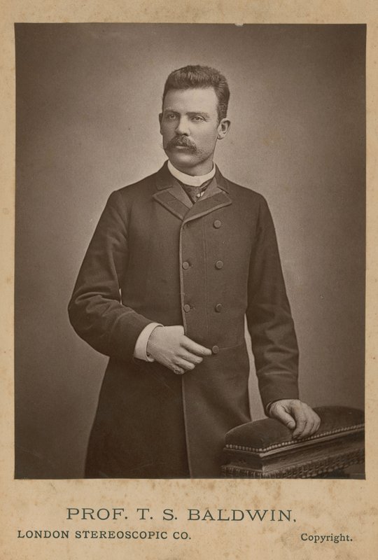 Retrato do professor Thomas Scott Baldwin de English Photographer