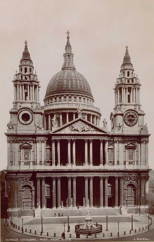 Postal da frente oeste da Catedral de St Pauls de English Photographer