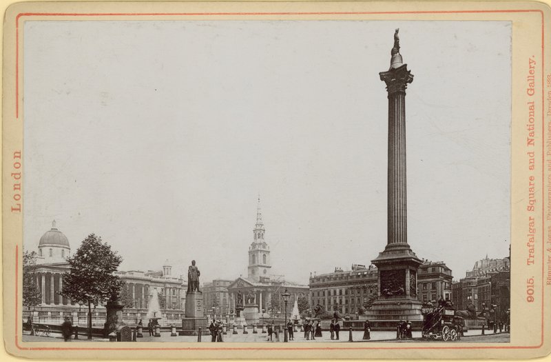 Postal com uma imagem da coluna Nelsons de English Photographer