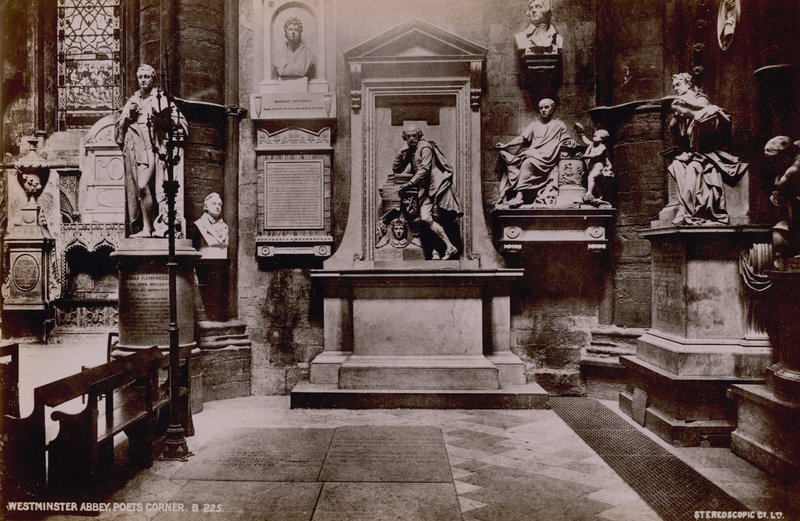 Postal com uma imagem de Poets Corner de English Photographer
