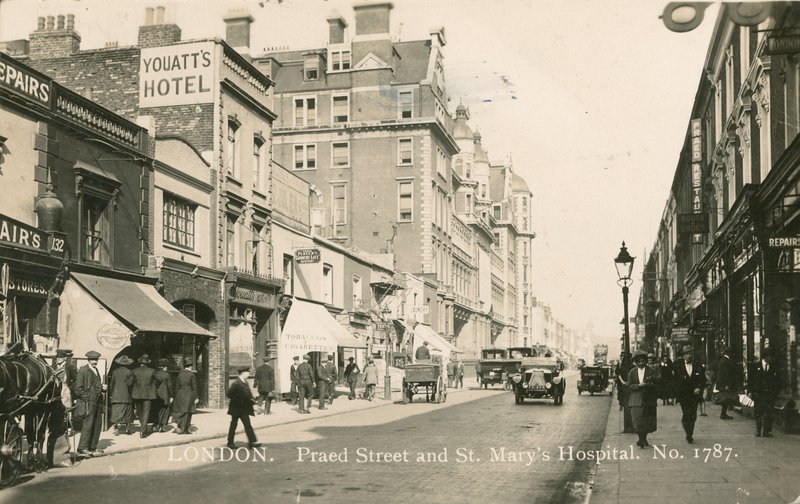 Praed Street e St Marys Hospital, em Londres de English Photographer
