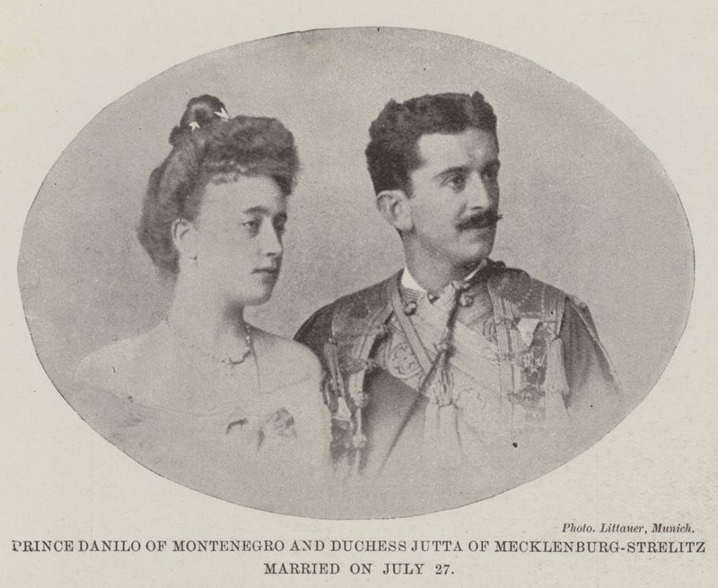 O príncipe Danilo de Montenegro e a duquesa Jutta de Mecklenburg-Strelitz se casaram em 27 de julho de English Photographer