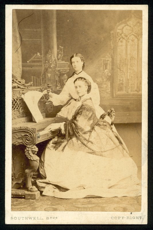 Princesa Alexandra e Princesa Dagmar de English Photographer