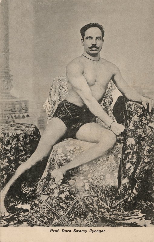 Professor Dora Swamy Iyengar (foto a p/b) de English Photographer