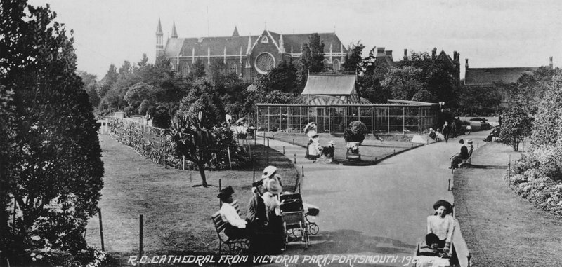 Catedral RC de Victoria Park, Portsmouth (foto a p/b) de English Photographer