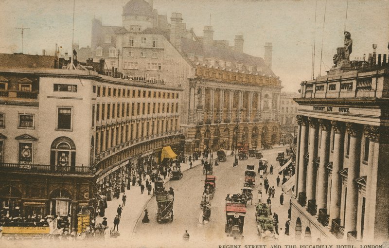 Regent Street e Piccadilly Hotel, Londres de English Photographer