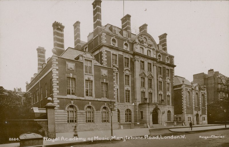 Academia Real de Música, Marylebone Road, Londres de English Photographer