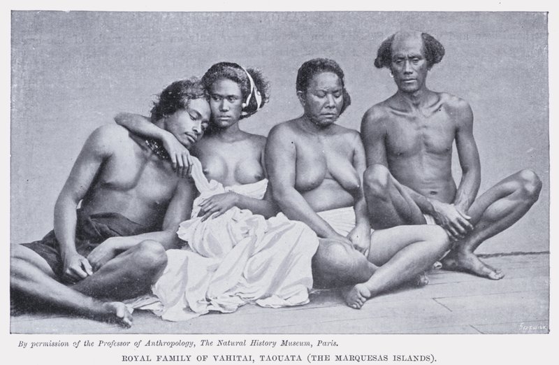 Família Real de Vahitai, Taouata, Ilhas Marquesas (foto a p/b) de English Photographer