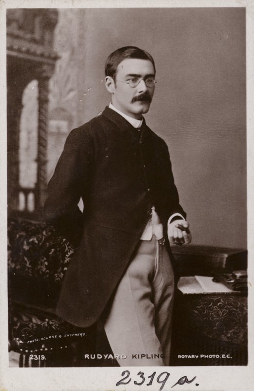 Rudyard Kipling (1865-1936), escritor de contos, poeta e romancista inglês de English Photographer