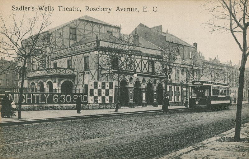 Sadlers Wells Theatre, Avenida Rosebery, Londres de English Photographer